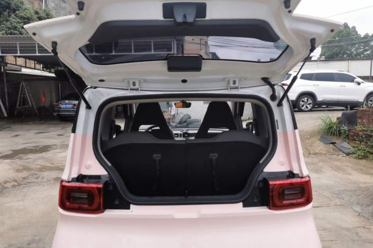 Used Wuling Hongguang MINIEV 2021 Macaron Sandwich Model 170 km Lithium Iron Phosphate Trunk