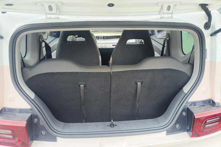 Used Wuling Hongguang MINIEV 2021 Macaron Premium Model – Lithium Iron Phosphate Trunk