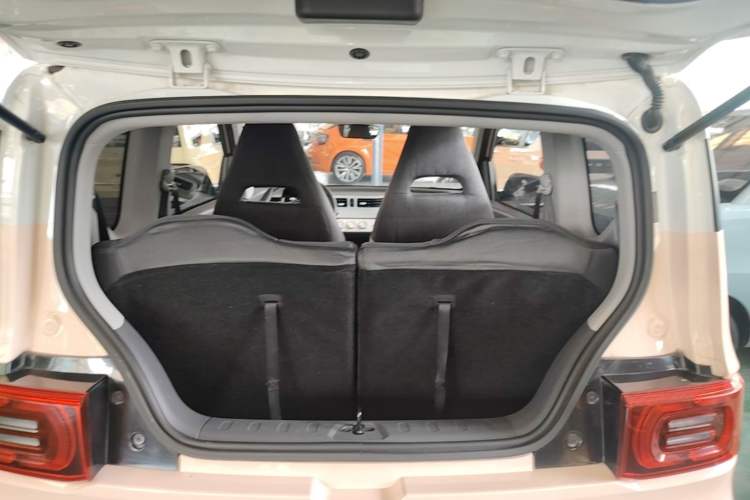 Used Wuling Hongguang MINIEV 2021 Macaron Fashion Model Lithium Iron Phosphate Trunk