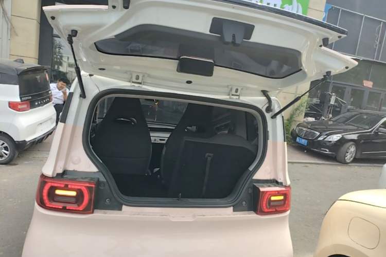 Used Wuling Hongguang MINIEV 2021 Macaron Premium Model – Lithium-NMC Trunk