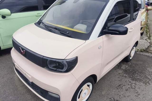 Ojetý Wuling Hongguang MINIEV 2021 Macaron Premium Model – Lithium Iron Phosphate
