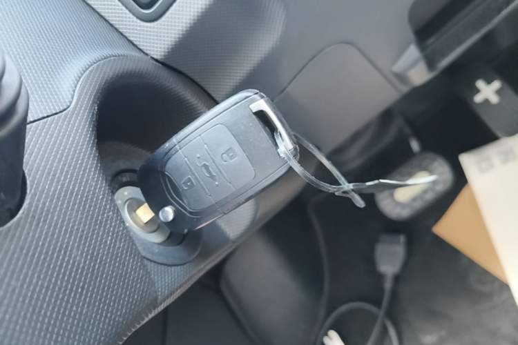 Used Wuling Hongguang MINIEV 2021 Macaron Fashion Model Lithium Iron Phosphate Vehicle Key