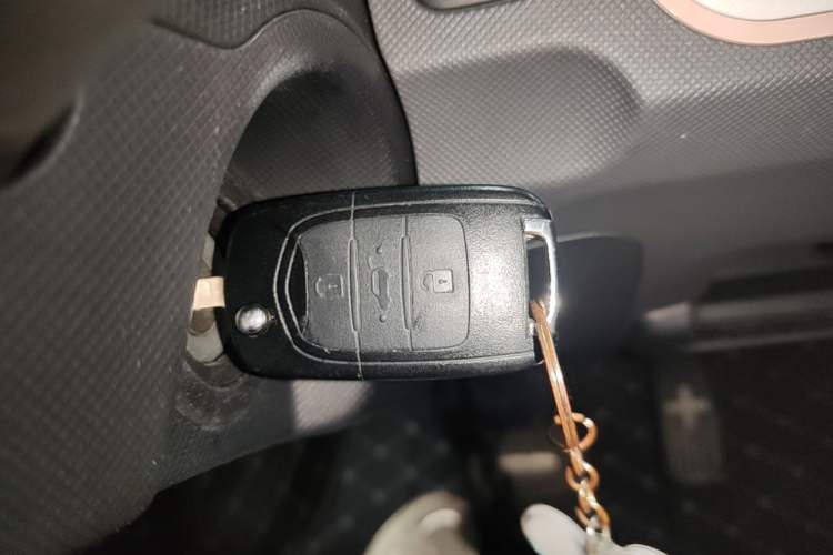 Used Wuling Hongguang MINIEV 2021 Macaron Premium Model – Lithium Iron Phosphate Vehicle Key