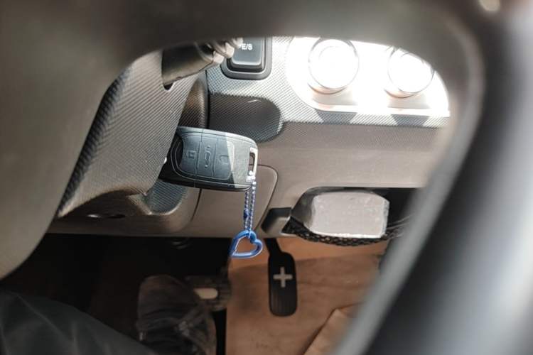 Used Wuling Hongguang MINIEV 2021 Macaron Premium Model – Lithium Iron Phosphate Vehicle Key