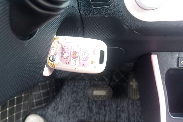 Used Wuling Hongguang MINIEV 2021 Macaron Premium Model – Lithium Iron Phosphate Vehicle Key