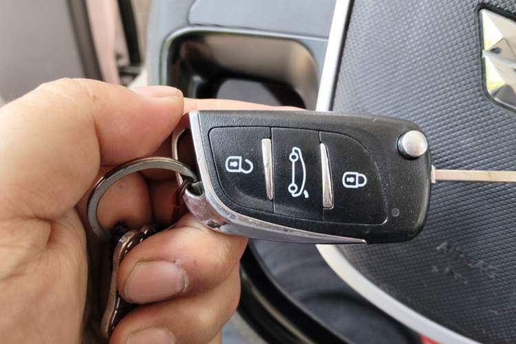 Used Wuling Hongguang MINIEV 2021 Macaron Premium Model – Lithium Iron Phosphate Vehicle Key