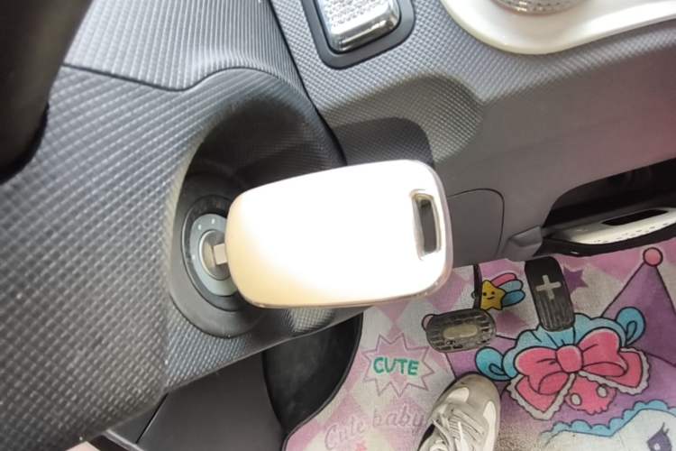 Used Wuling Hongguang MINIEV 2021 Macaron Premium Model – Lithium Iron Phosphate Vehicle Key