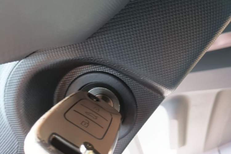 Used Wuling Hongguang MINIEV 2021 Macaron Premium Model – Lithium Iron Phosphate Vehicle Key