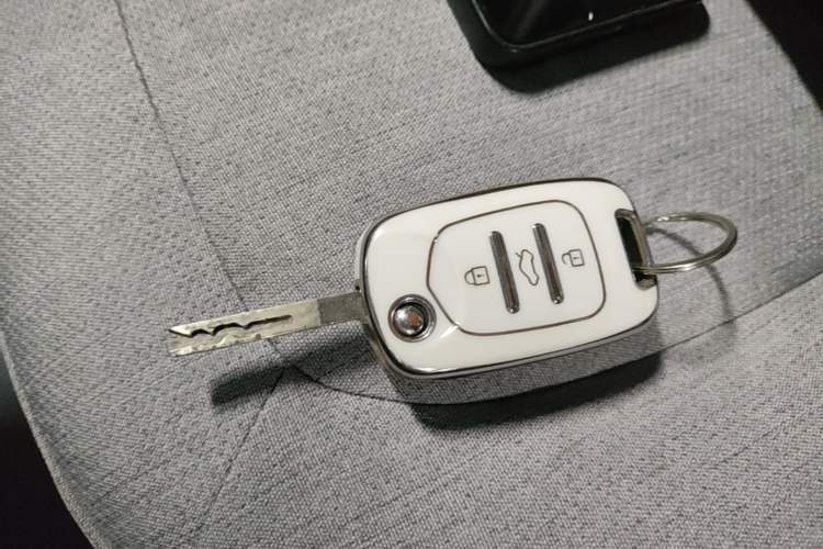 Used Wuling Hongguang MINIEV 2021 Macaron Fashion Edition Lithium-Ion Battery Vehicle Key