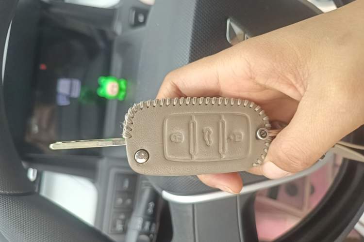Used Wuling Hongguang MINIEV 2021 Macaron Premium Model – Lithium-NMC Vehicle Key
