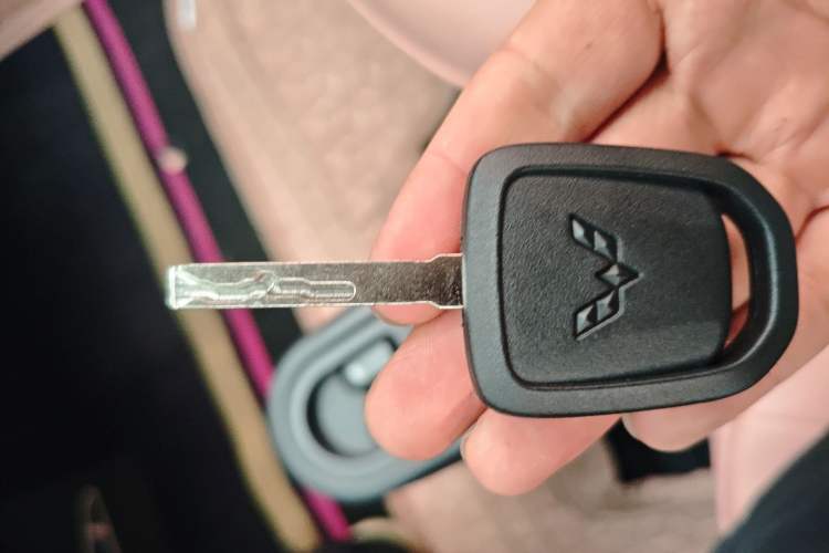 Used Wuling Hongguang MINIEV 2021 Macaron Premium Model – Lithium Iron Phosphate Vehicle Key
