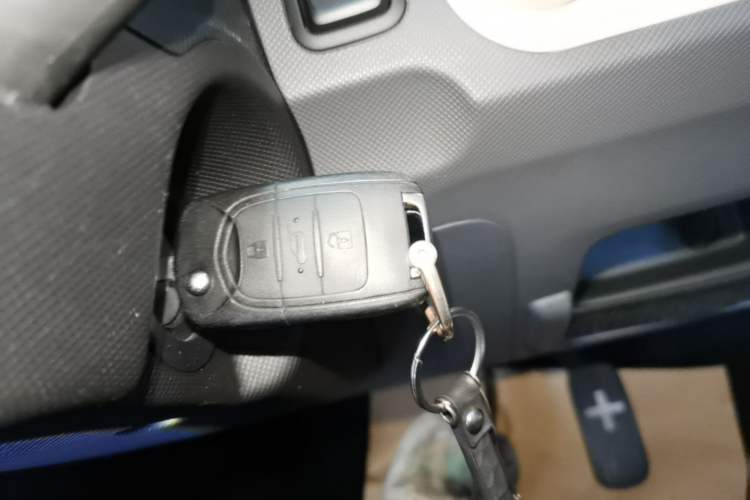 Used Wuling Hongguang MINIEV 2021 Macaron Premium Model – Lithium Iron Phosphate Vehicle Key