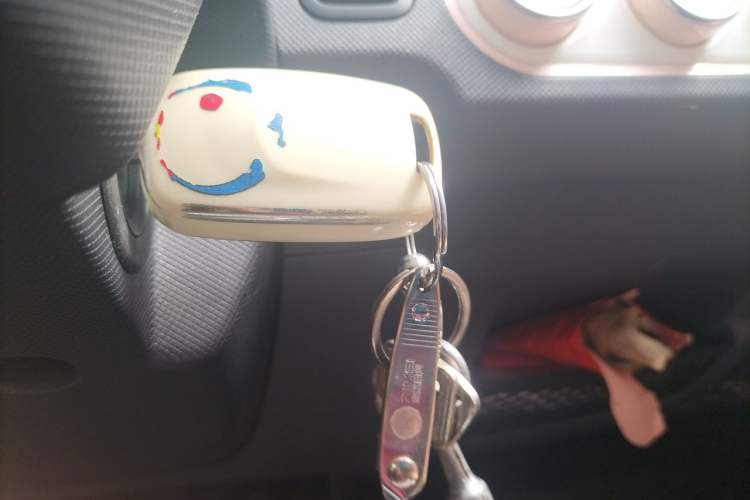 Used Wuling Hongguang MINIEV 2021 Macaron Premium Model – Lithium-NMC Vehicle Key