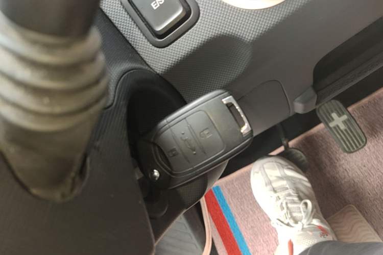 Used Wuling Hongguang MINIEV 2021 Macaron Fashion Edition Lithium-Ion Battery Vehicle Key