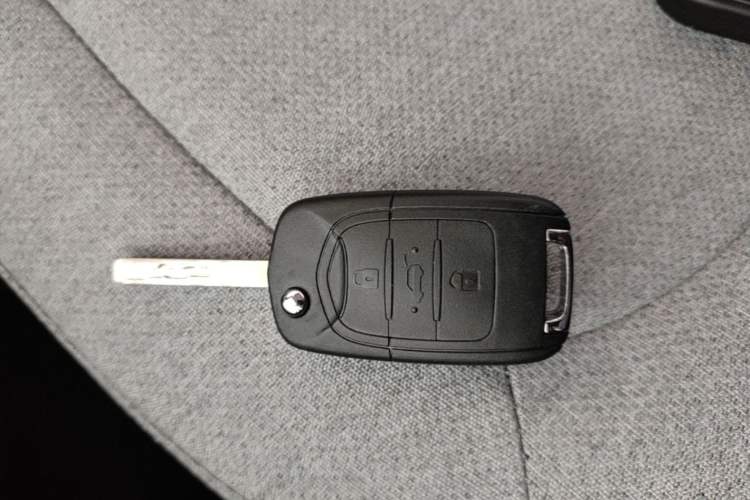 Used Wuling Hongguang MINIEV 2021 Macaron Premium Model – Lithium Iron Phosphate Vehicle Key