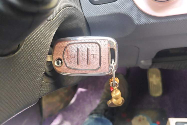 Used Wuling Hongguang MINIEV 2021 Macaron Fashion Model Lithium Iron Phosphate Vehicle Key