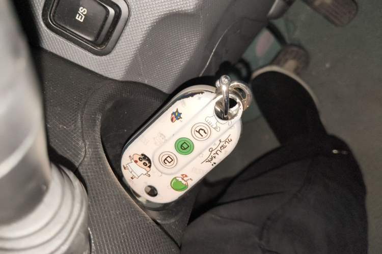 Used Wuling Hongguang MINIEV 2021 Macaron Premium Model – Lithium Iron Phosphate Vehicle Key