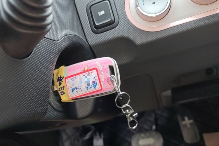 Used Wuling Hongguang MINIEV 2021 Macaron Fashion Model Lithium Iron Phosphate Vehicle Key