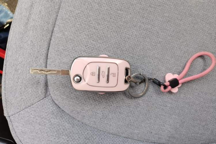 Used Wuling Hongguang MINIEV 2021 Macaron Premium Model – Lithium Iron Phosphate Vehicle Key