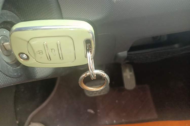 Used Wuling Hongguang MINIEV 2021 Macaron Premium Model – Lithium Iron Phosphate Vehicle Key