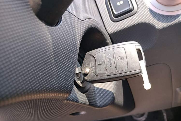 Used Wuling Hongguang MINIEV 2021 Macaron Fashion Model Lithium Iron Phosphate Vehicle Key