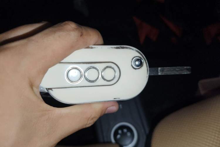 Used Wuling Hongguang MINIEV 2021 Macaron Premium Model – Lithium Iron Phosphate Vehicle Key