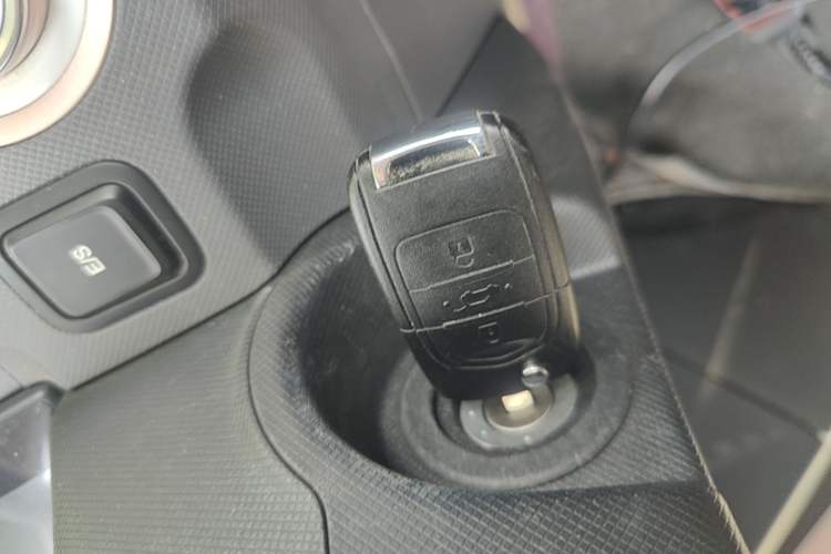 Used Wuling Hongguang MINIEV 2021 Macaron Premium Model – Lithium Iron Phosphate Vehicle Key