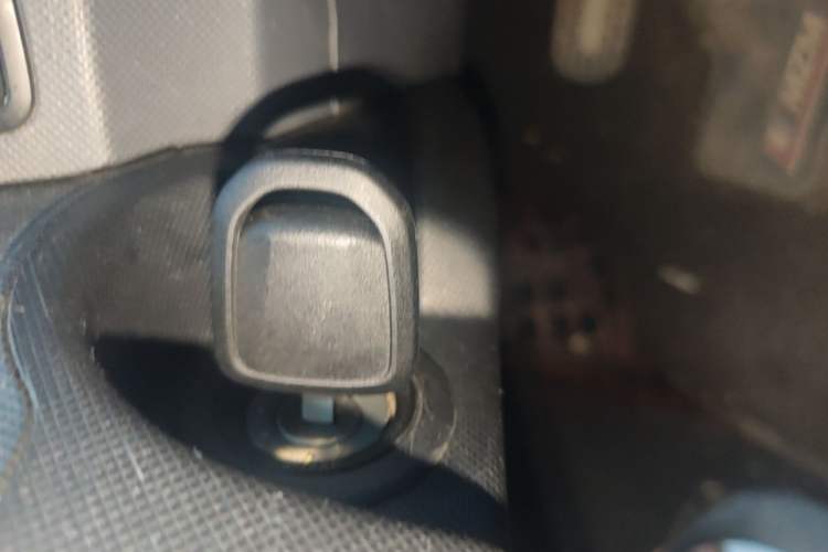 Used Wuling Hongguang MINIEV 2021 Macaron Fashion Model Lithium Iron Phosphate Vehicle Key
