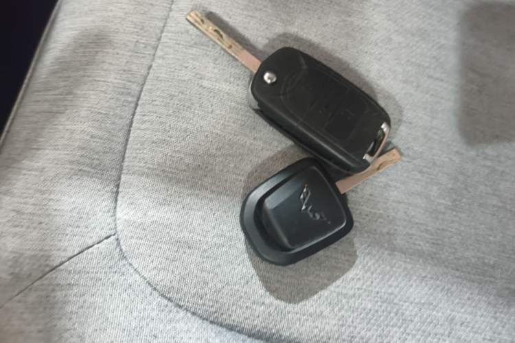 Used Wuling Hongguang MINIEV 2021 Macaron Fashion Model Lithium Iron Phosphate Vehicle Key