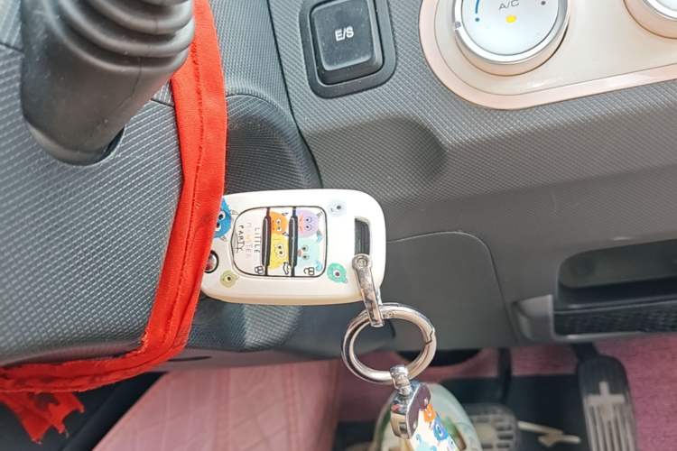 Used Wuling Hongguang MINIEV 2021 Macaron Premium Model – Lithium Iron Phosphate Vehicle Key