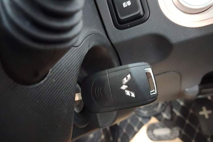 Used Wuling Hongguang MINIEV 2021 Macaron Fashion Model Lithium Iron Phosphate Vehicle Key