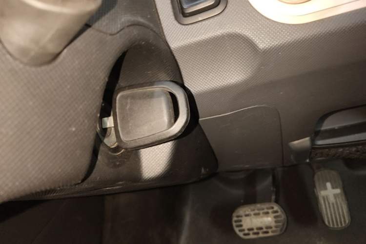 Used Wuling Hongguang MINIEV 2021 Macaron Premium Model – Lithium Iron Phosphate Vehicle Key