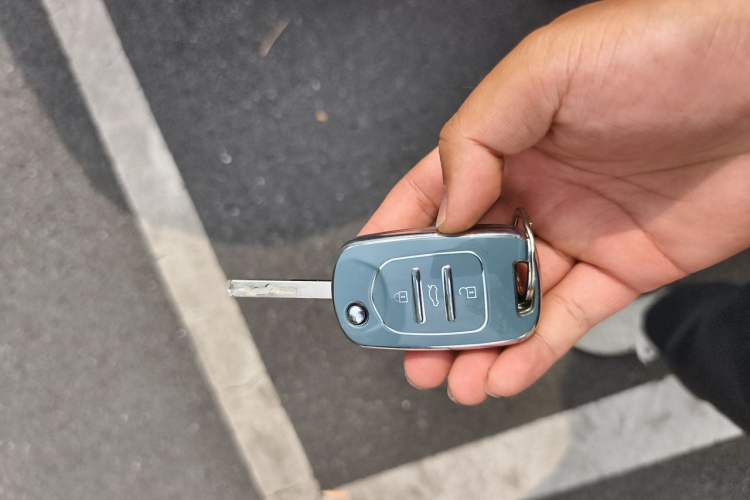Used Wuling Hongguang MINIEV 2021 Macaron Premium Model – Lithium Iron Phosphate Vehicle Key