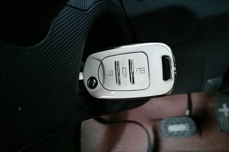 Used Wuling Hongguang MINIEV 2021 Macaron Premium Model – Lithium Iron Phosphate Vehicle Key