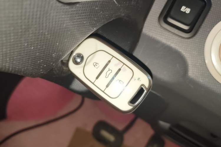 Used Wuling Hongguang MINIEV 2021 Macaron Fashion Model Lithium Iron Phosphate Vehicle Key