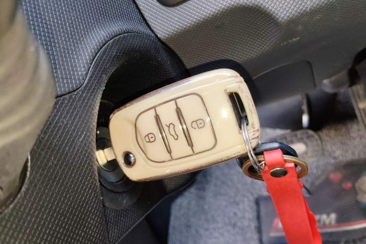 Used Wuling Hongguang MINIEV 2021 Macaron Premium Model – Lithium Iron Phosphate Vehicle Key