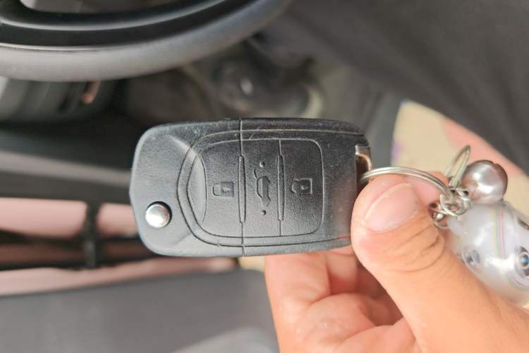 Used Wuling Hongguang MINIEV 2021 Macaron Premium Model – Lithium Iron Phosphate Vehicle Key