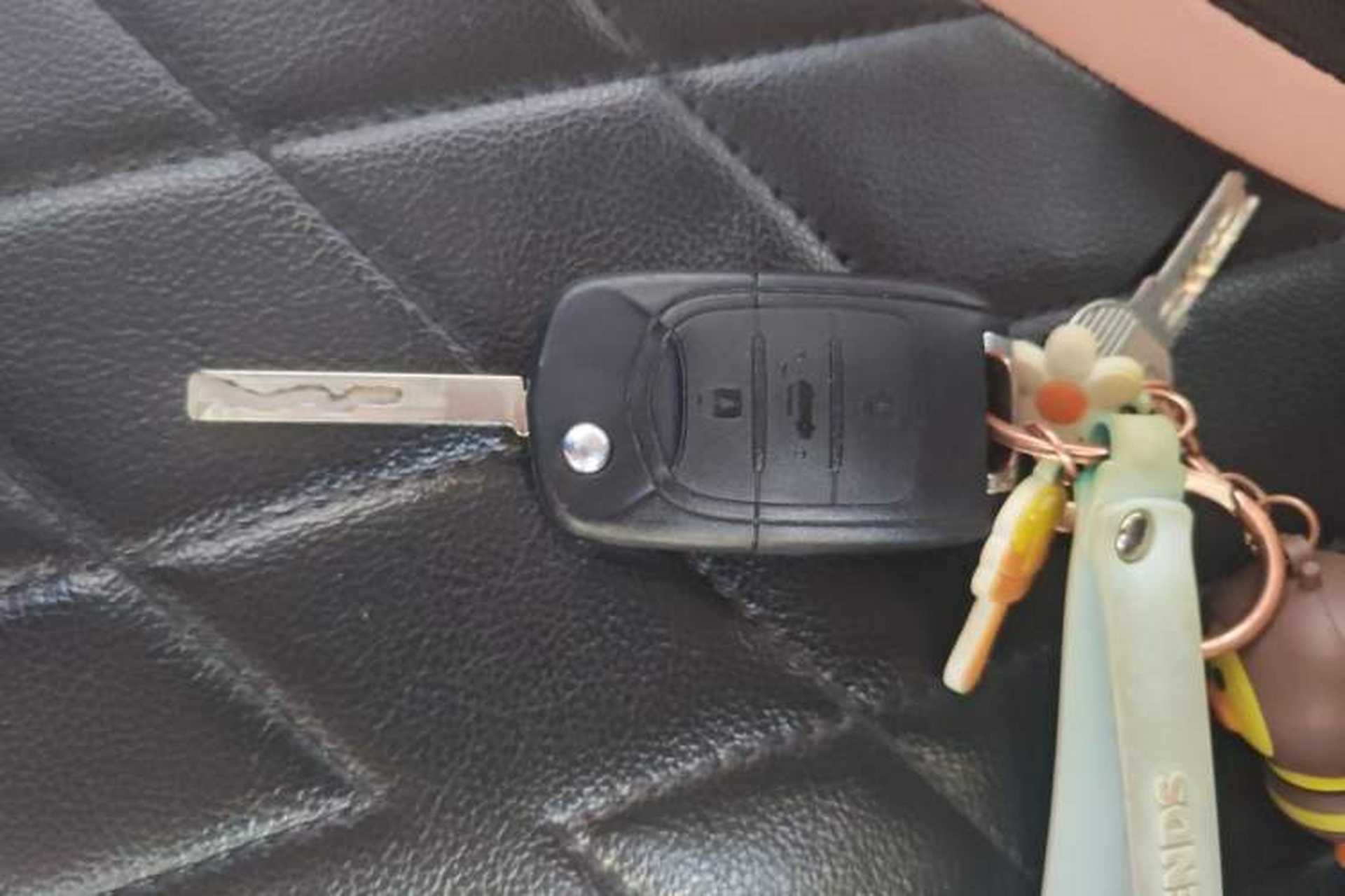 Used Wuling Hongguang MINIEV 2021 Macaron Premium Model – Lithium-NMC Vehicle Key