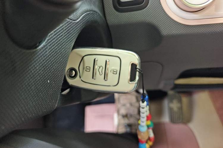 Used Wuling Hongguang MINIEV 2021 Macaron Premium Model – Lithium Iron Phosphate Vehicle Key