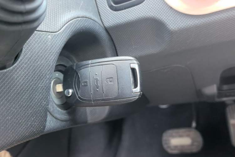 Used Wuling Hongguang MINIEV 2021 Macaron Premium Model – Lithium Iron Phosphate Vehicle Key