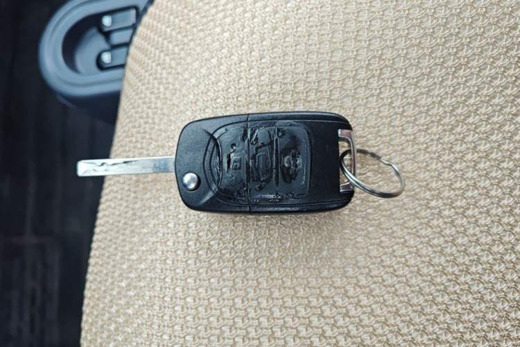 Used Wuling Hongguang MINIEV 2021 Macaron Premium Model – Lithium Iron Phosphate Vehicle Key