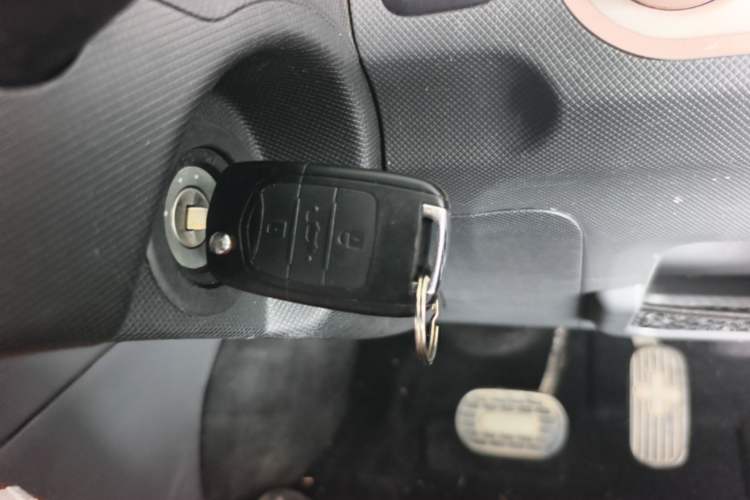 Used Wuling Hongguang MINIEV 2021 Macaron Premium Model – Lithium-NMC Vehicle Key
