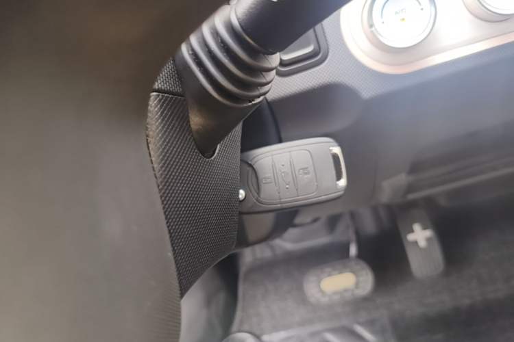 Used Wuling Hongguang MINIEV 2021 Macaron Fashion Model Lithium Iron Phosphate Vehicle Key