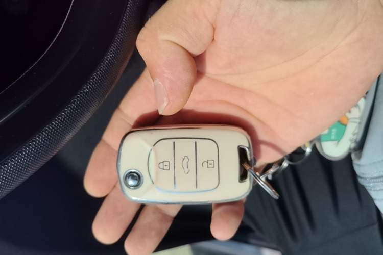 Used Wuling Hongguang MINIEV 2021 Macaron Fashion Model Lithium Iron Phosphate Vehicle Key