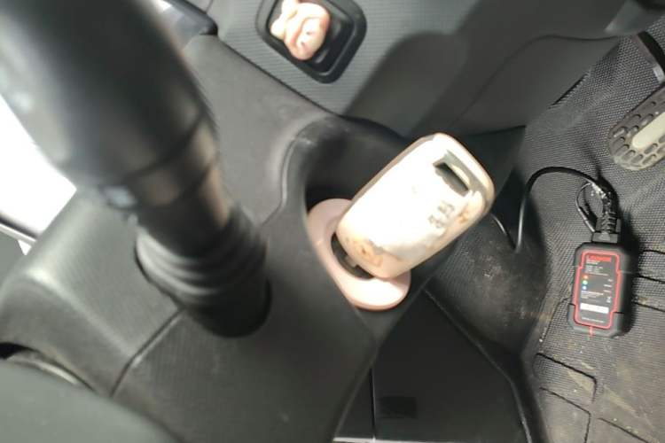 Used Wuling Hongguang MINIEV 2021 Macaron Premium Model – Lithium-NMC Vehicle Key