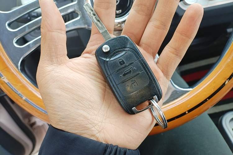 Used Wuling Hongguang MINIEV 2021 Macaron Premium Model – Lithium Iron Phosphate Vehicle Key