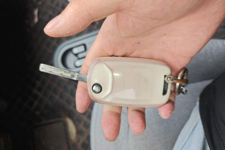 Used Wuling Hongguang MINIEV 2021 Macaron Premium Model – Lithium Iron Phosphate Vehicle Key