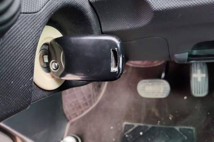 Used Wuling Hongguang MINIEV 2021 Macaron Premium Model – Lithium Iron Phosphate Vehicle Key