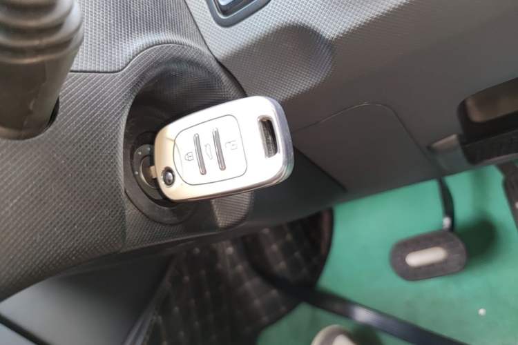Used Wuling Hongguang MINIEV 2021 Macaron Premium Model – Lithium-NMC Vehicle Key