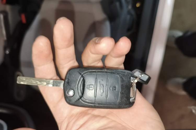 Used Wuling Hongguang MINIEV 2021 Macaron Fashion Edition Lithium-Ion Battery Vehicle Key